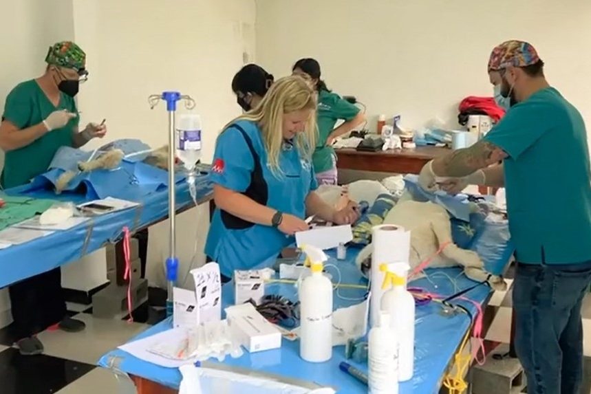 Dr. Lonnie Kasman in Guatemala